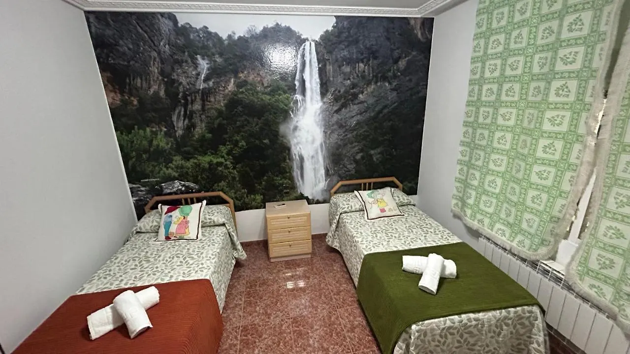 Holiday home Vivienda Rural Saltos De La Osera Mogon