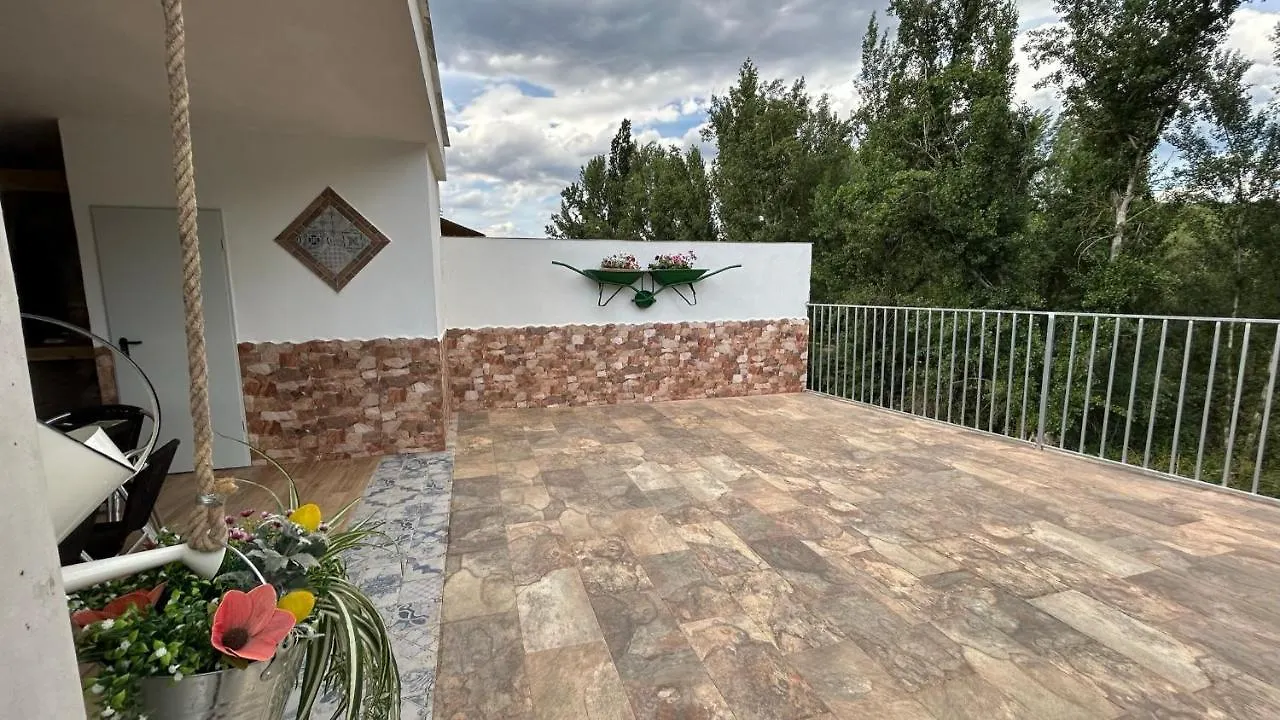 Holiday home Vivienda Rural Saltos De La Osera Mogon